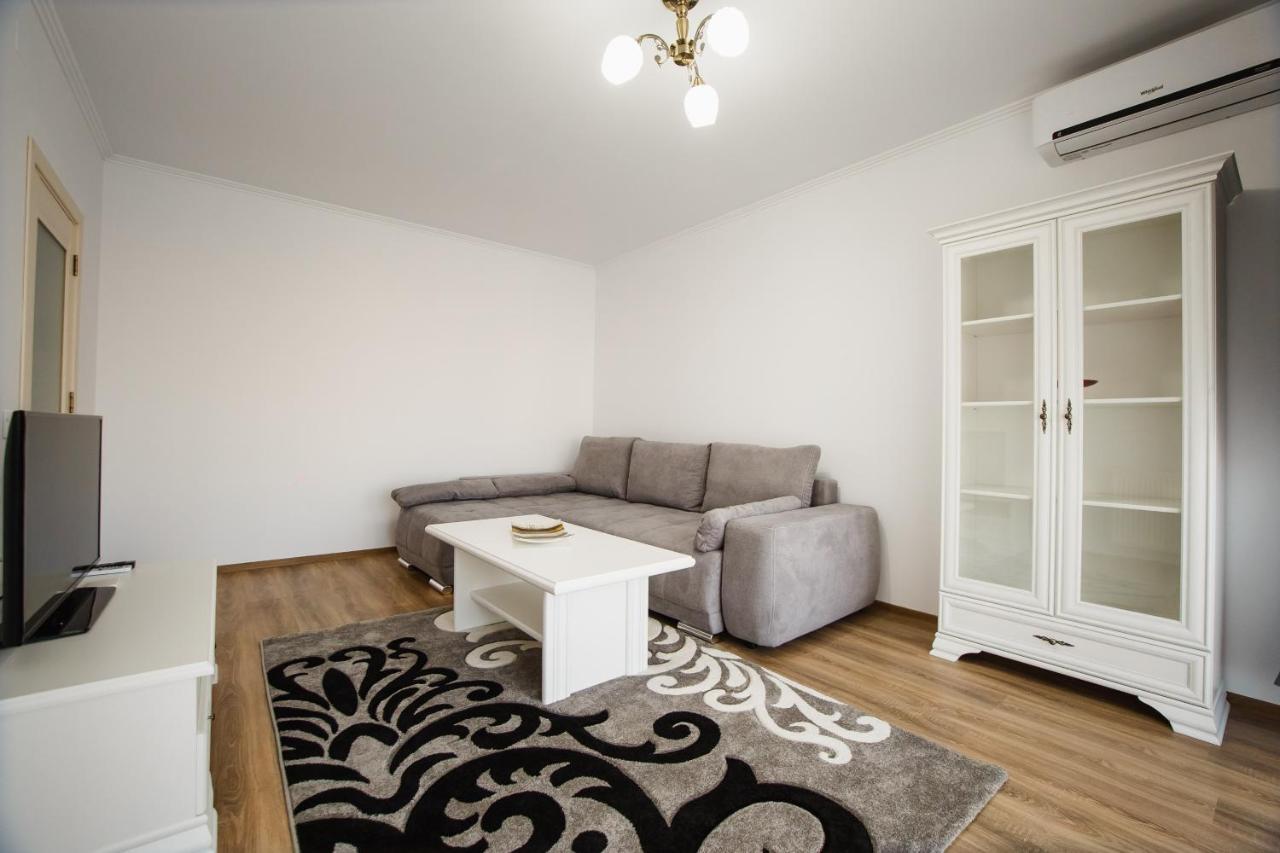 Bright & Elegant Central Apartment 拉迪亚 外观 照片